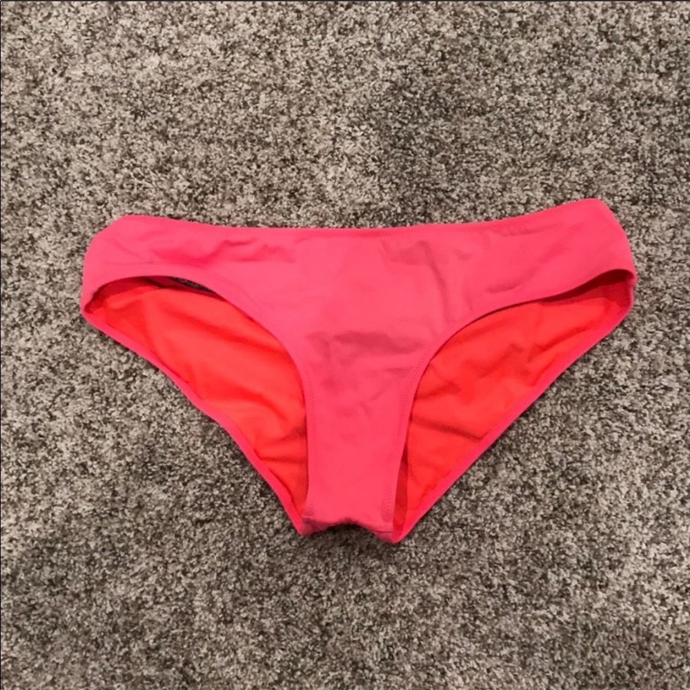 Super cute VS cheeky swim bottom